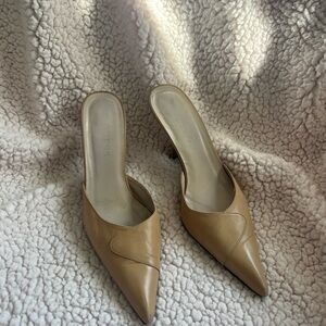 Guess Slip On Pumps